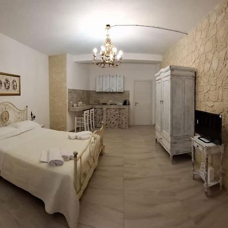 Casa Vacanze Vico Minaudo CTA Exteriér fotografie